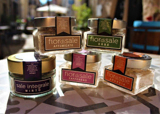 Kiti Prieskoniai ir malūnėliai Sardinijos jūros druskos dribsniai FIOR DI SALE su šafranu, 100 g